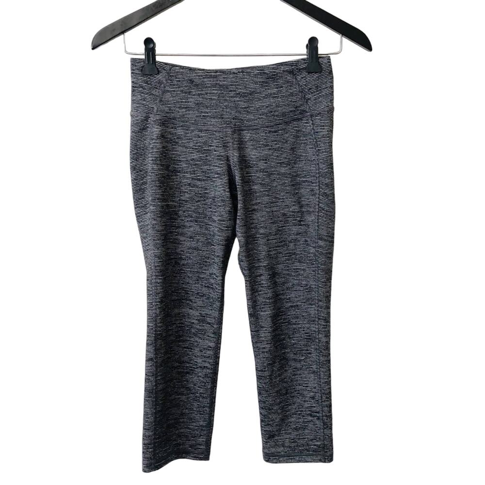 Old Navy Active Mini Stripe gray cropped leggings